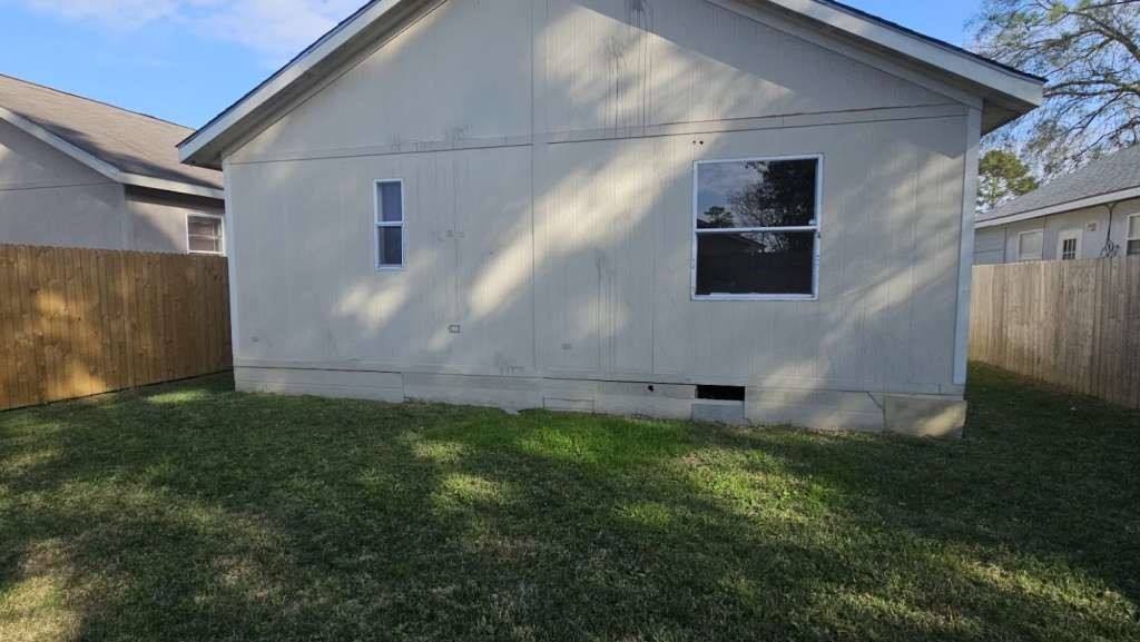 Apartment for rent at 11919 Kingslake Forest Dr, Houston, TX 77044