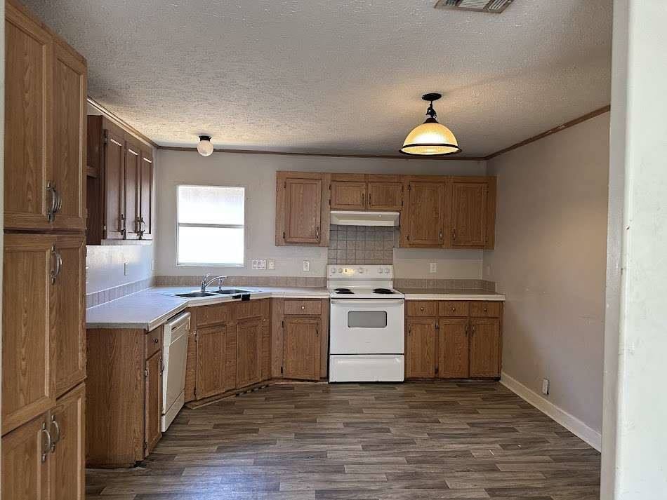Apartment for rent at 11919 Kingslake Forest Dr, Houston, TX 77044
