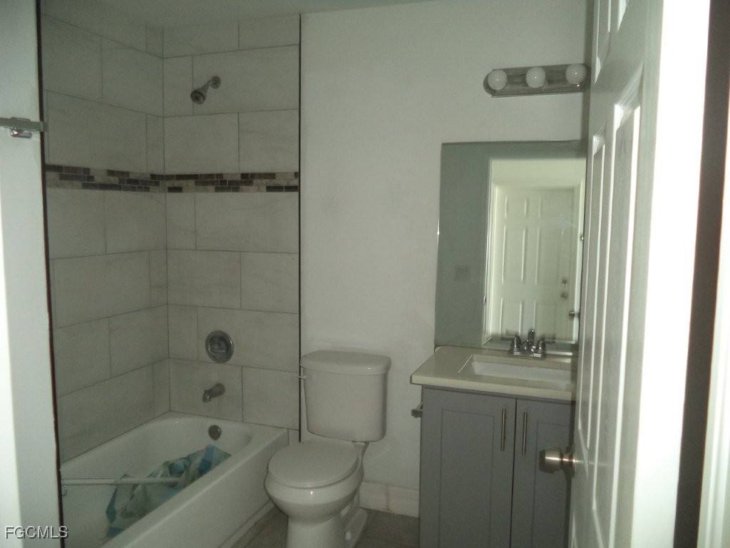 Apartment for rent at 6062 Laurelwood Dr, Fort Myers, FL 33905