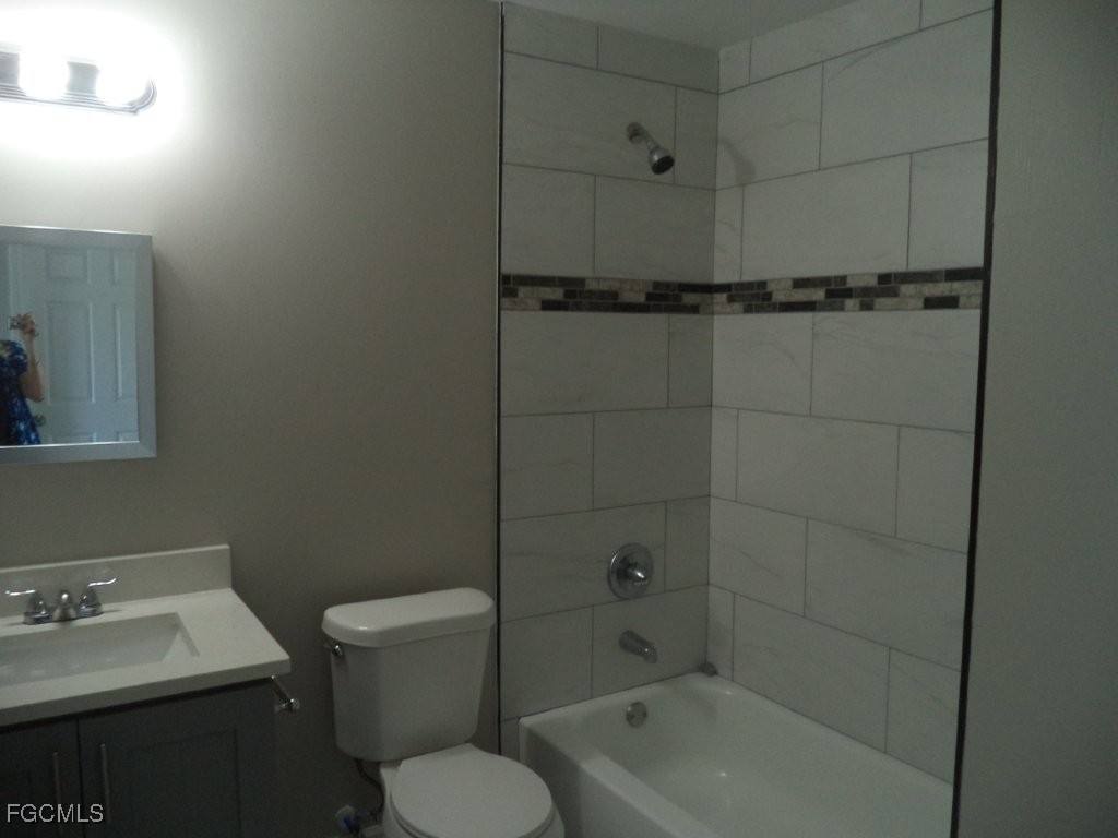 Apartment for rent at 6062 Laurelwood Dr, Fort Myers, FL 33905