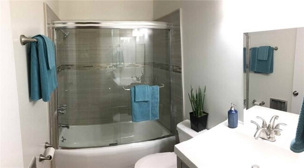 Apartment for rent at 14718 Magnolia Blvd #3, Sherman Oaks, CA 91403