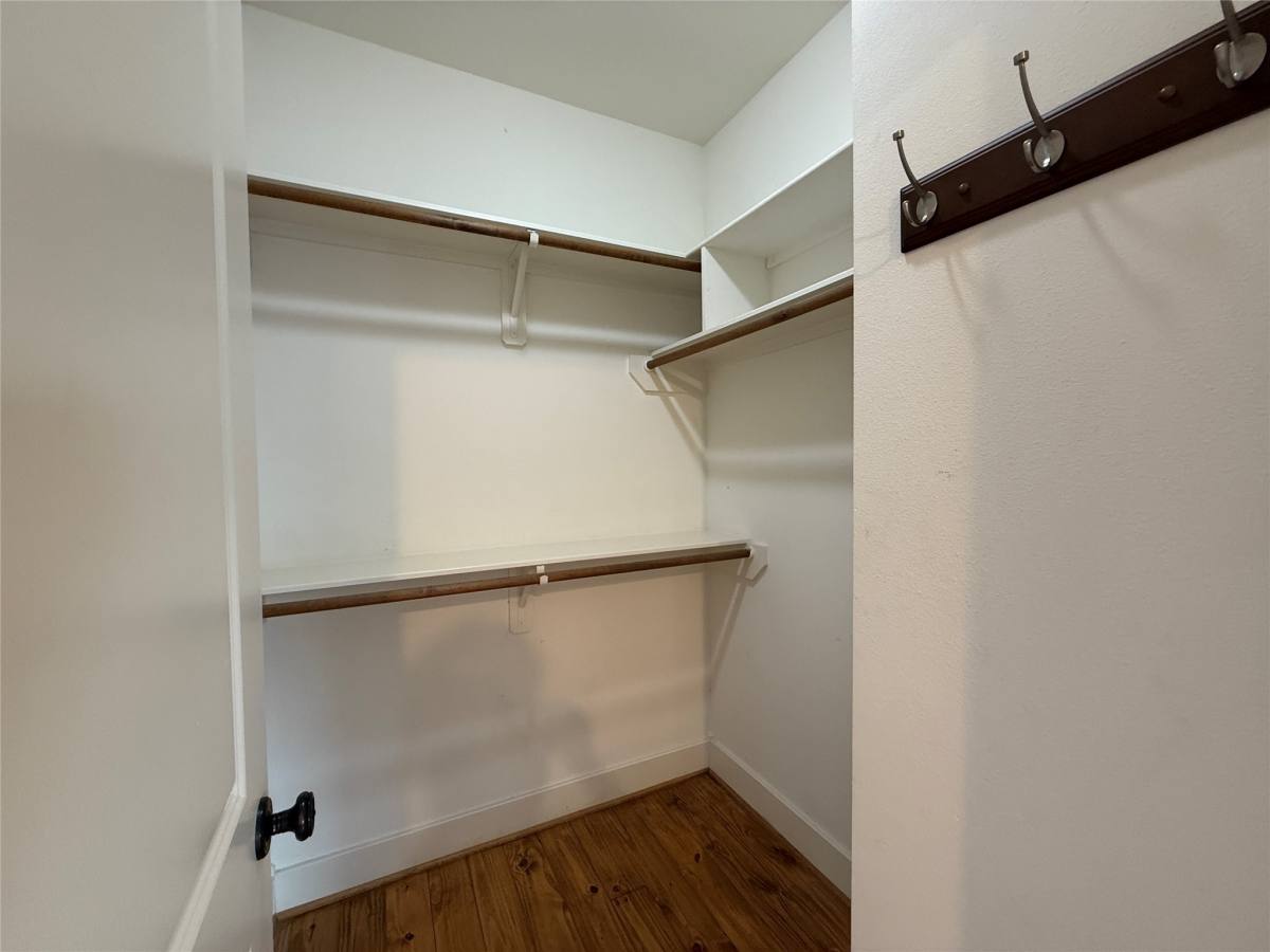 Apartment for rent at 5237 Center St, Houston, TX 77007