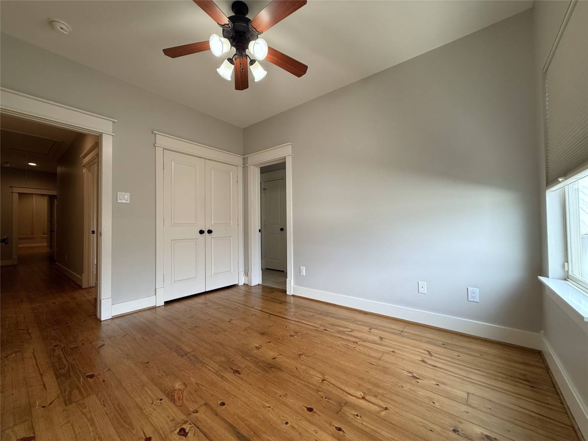 Apartment for rent at 5237 Center St, Houston, TX 77007