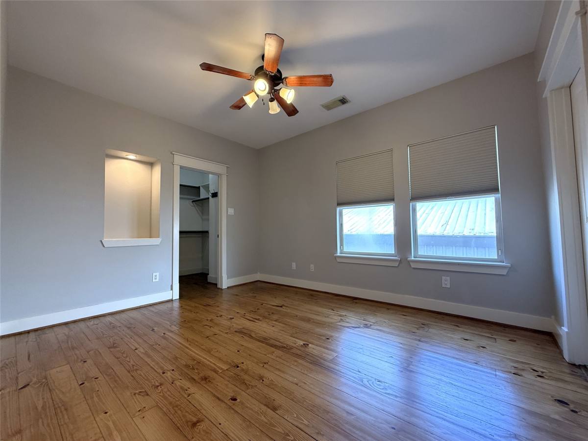 Apartment for rent at 5237 Center St, Houston, TX 77007