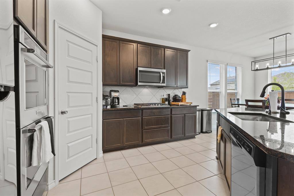 Apartment for rent at 925 W Dr #925, Aubrey, TX 76227