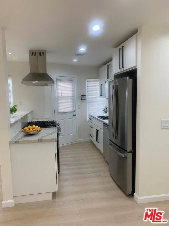 Apartment for rent at 1258 N Detroit St, Los Angeles, CA 90046