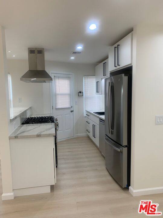 Apartment for rent at 1258 N Detroit St, Los Angeles, CA 90046