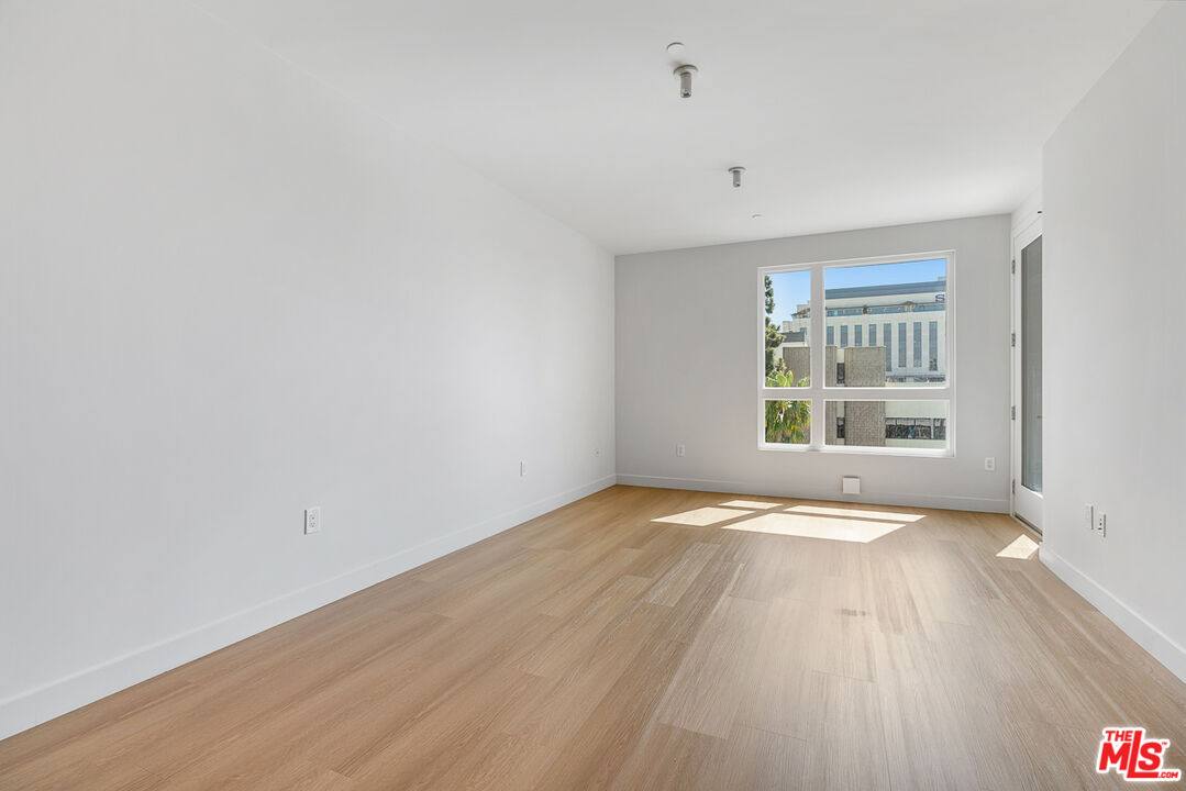 Apartment for rent at 10601 Washington Blvd #405, Culver City, CA 90232