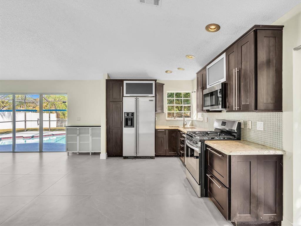 13400 NW 5th Court, Fort Lauderdale, FL 33325 - Apartment For Rent - Image 10