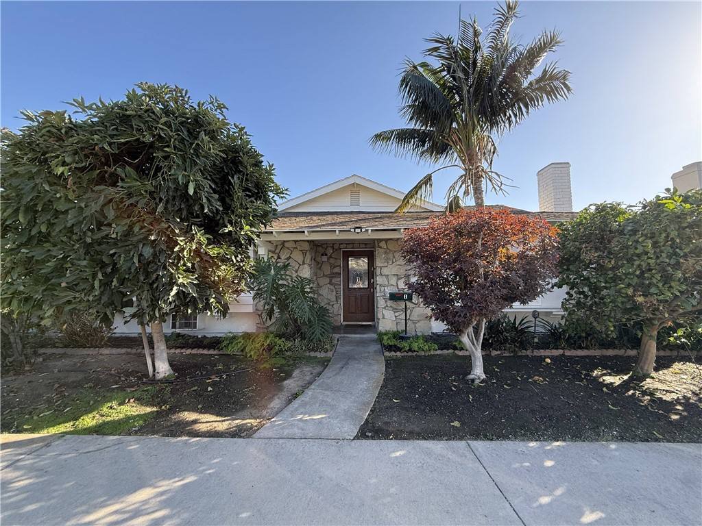 Apartment for rent at 7672 Amazon Dr #1, Huntington Beach, CA 92647