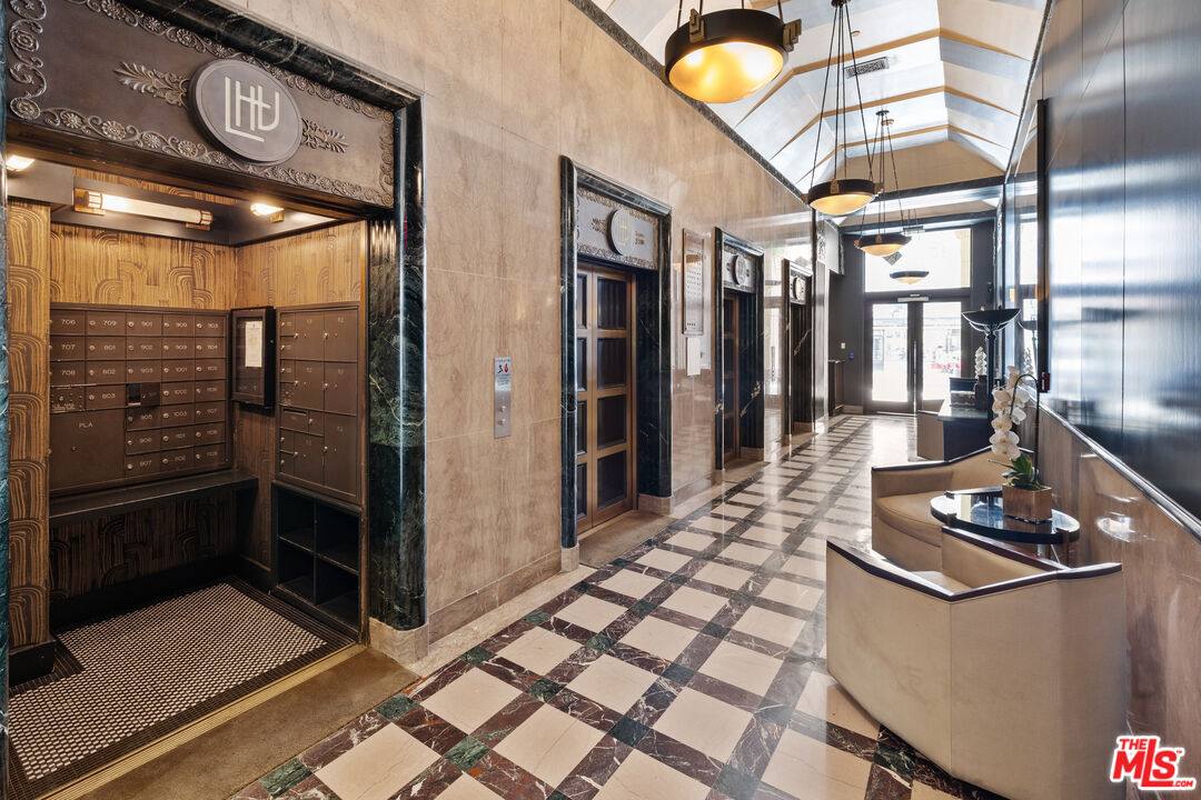 Apartment for rent at 6253 Hollywood Blvd #503, Los Angeles, CA 90028