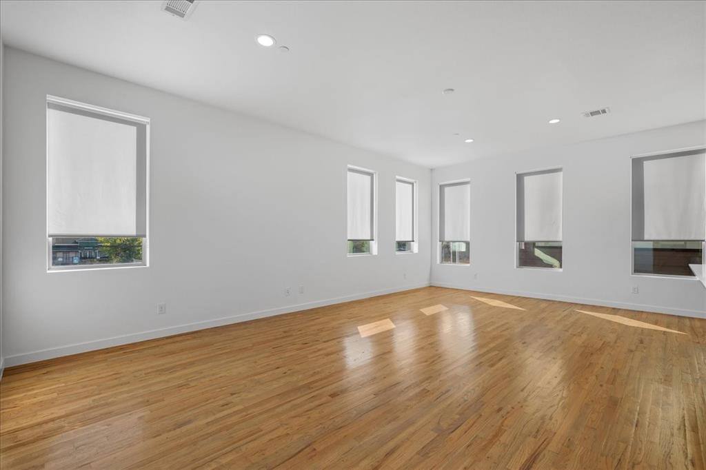Townhouse for rent at 1715 Bennett Ave #105, Dallas, TX 75206