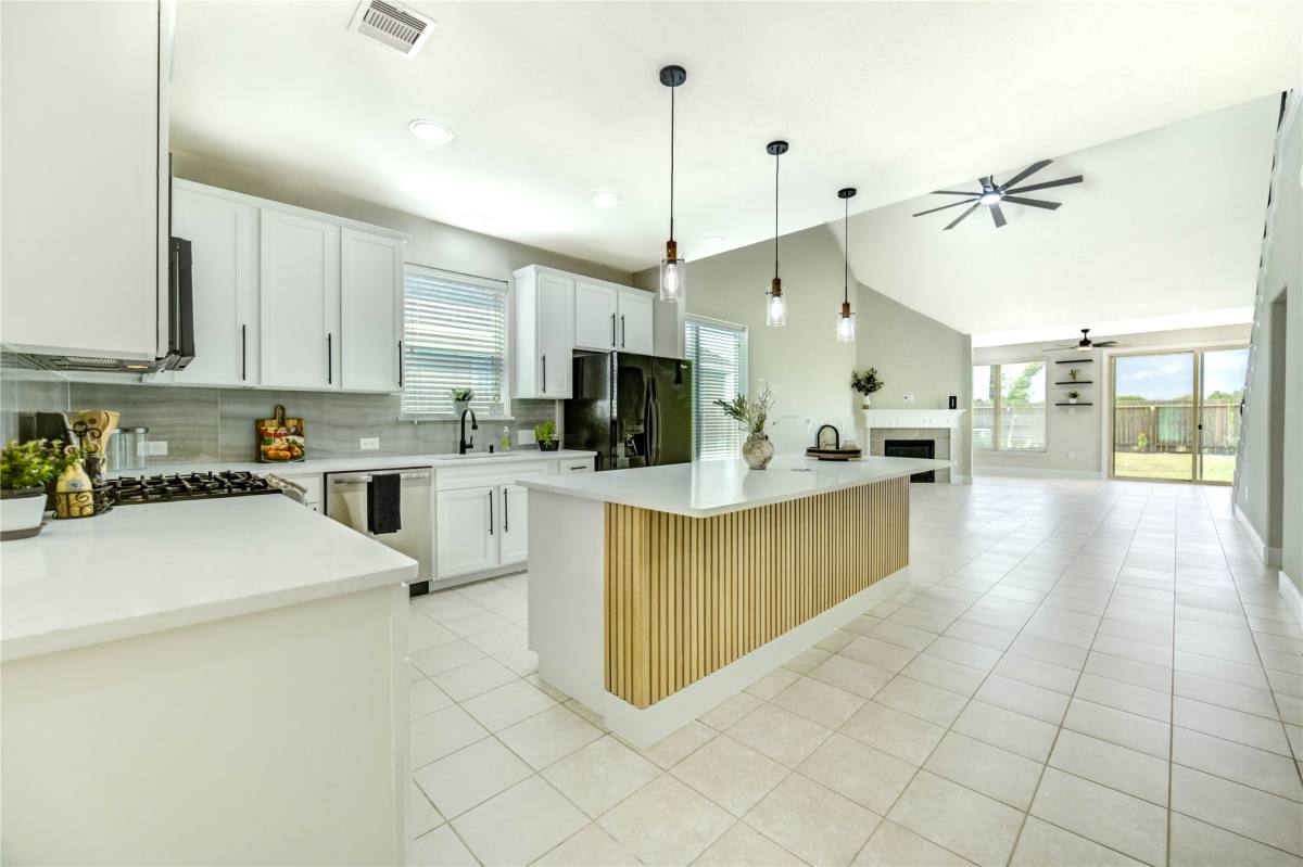 Apartment for rent at 5435 Baronet Dr, Katy, TX 77493