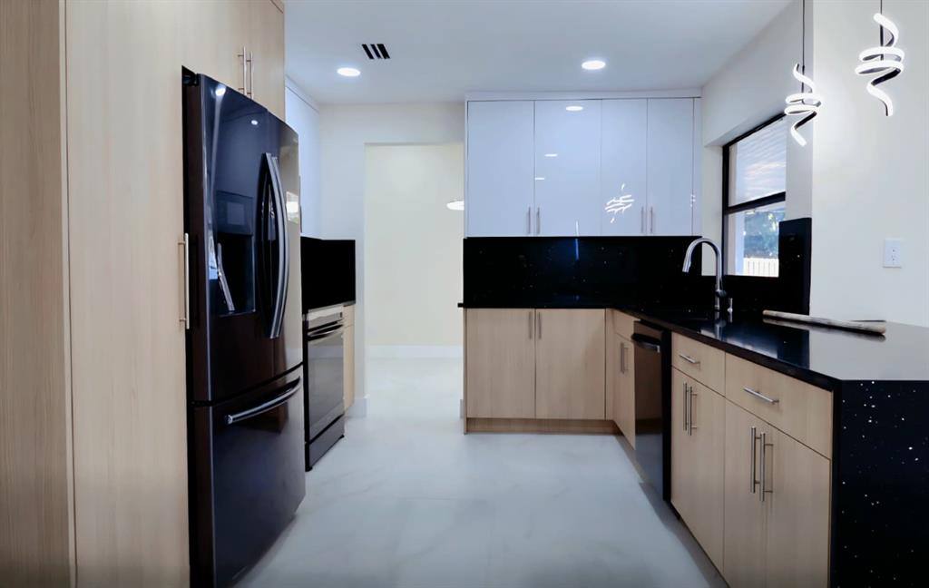 Apartment for rent at 11516 SW 54th St, Fort Lauderdale, FL 33330