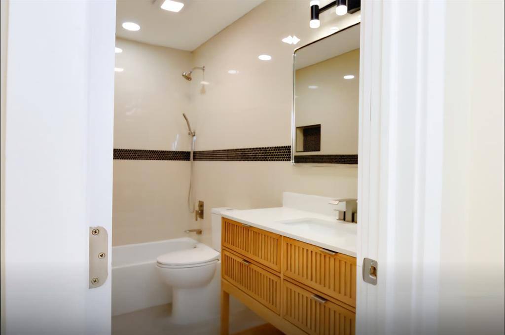 Apartment for rent at 11516 SW 54th St, Fort Lauderdale, FL 33330