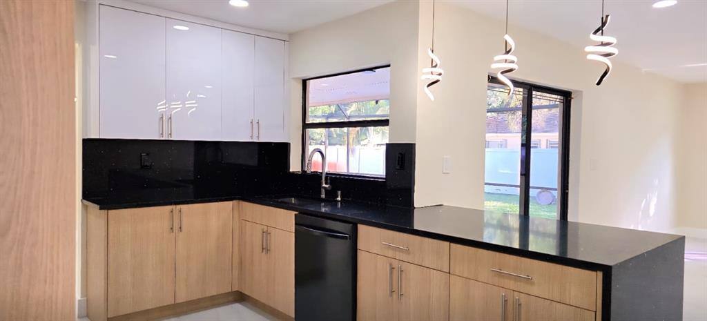 Apartment for rent at 11516 SW 54th St, Fort Lauderdale, FL 33330