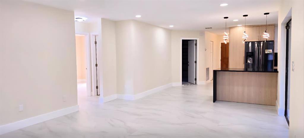 Apartment for rent at 11516 SW 54th St, Fort Lauderdale, FL 33330