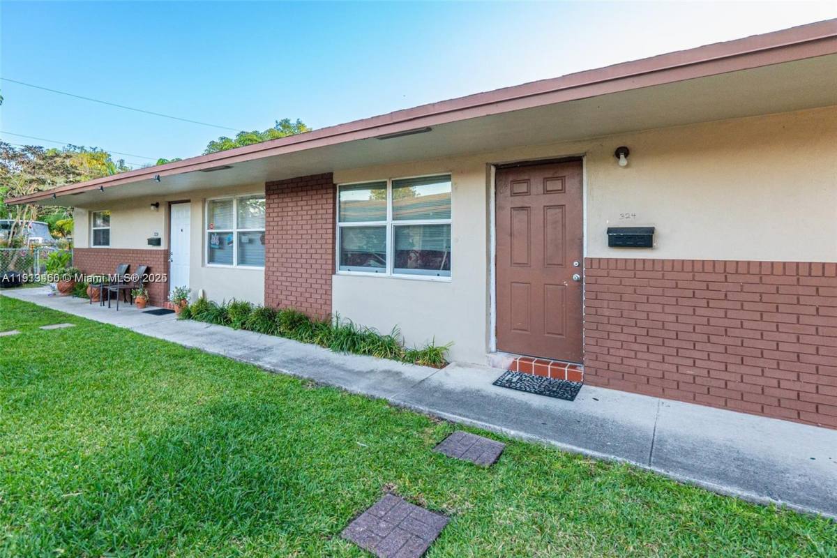 Apartment for rent at 324 NE 44th St #324, Pompano Beach, FL 33064