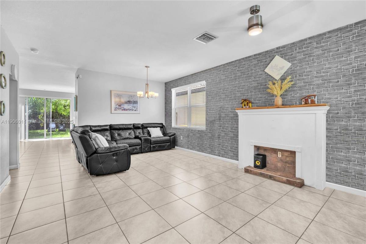 Apartment for rent at 2190 SE 2nd St, Homestead, FL 33033
