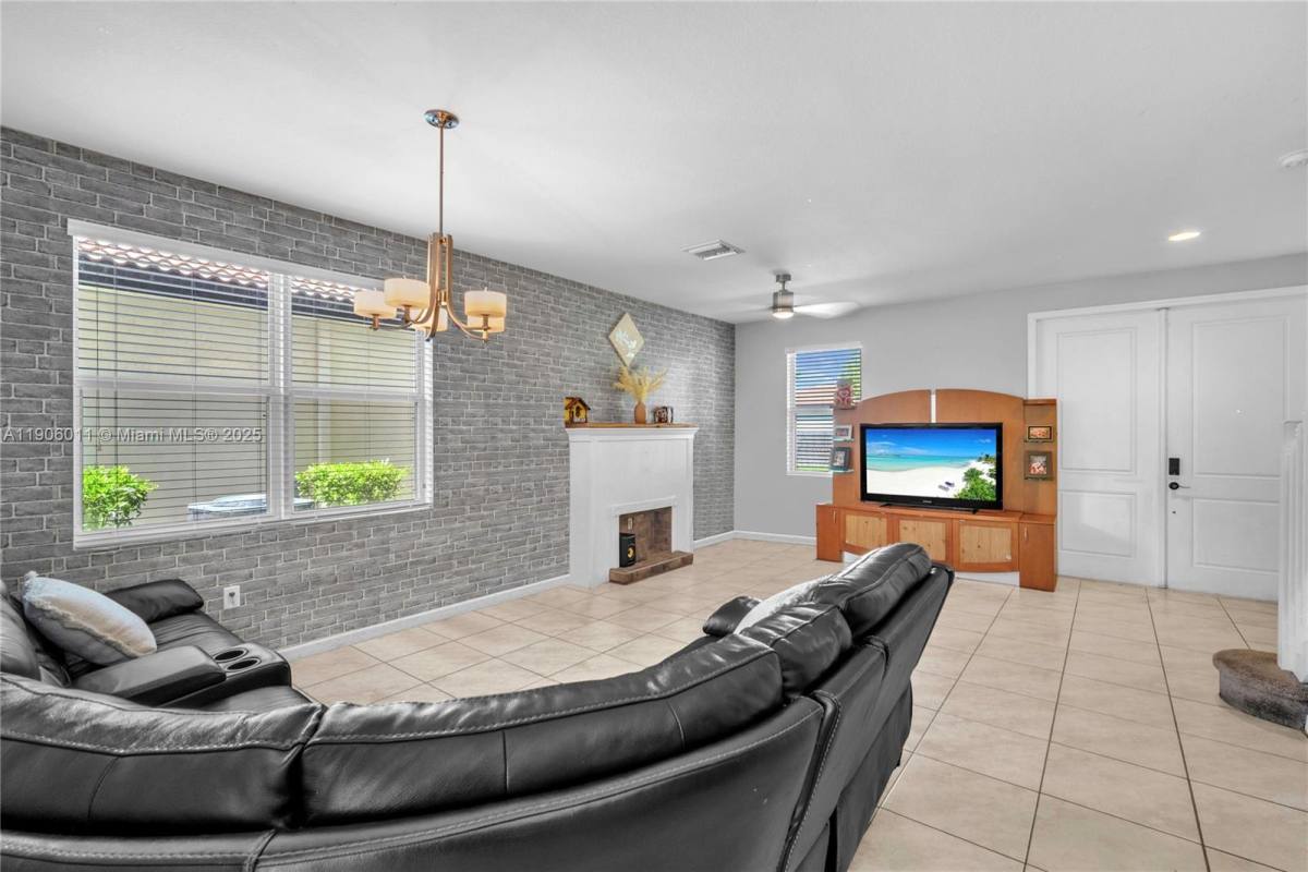 Apartment for rent at 2190 SE 2nd St, Homestead, FL 33033