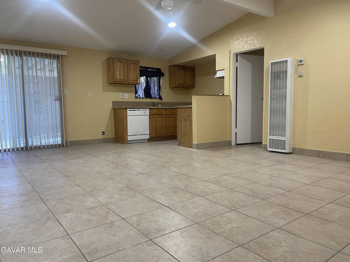 Condo for rent at 2004 Oldfield St #2004B, Lancaster, CA 93536