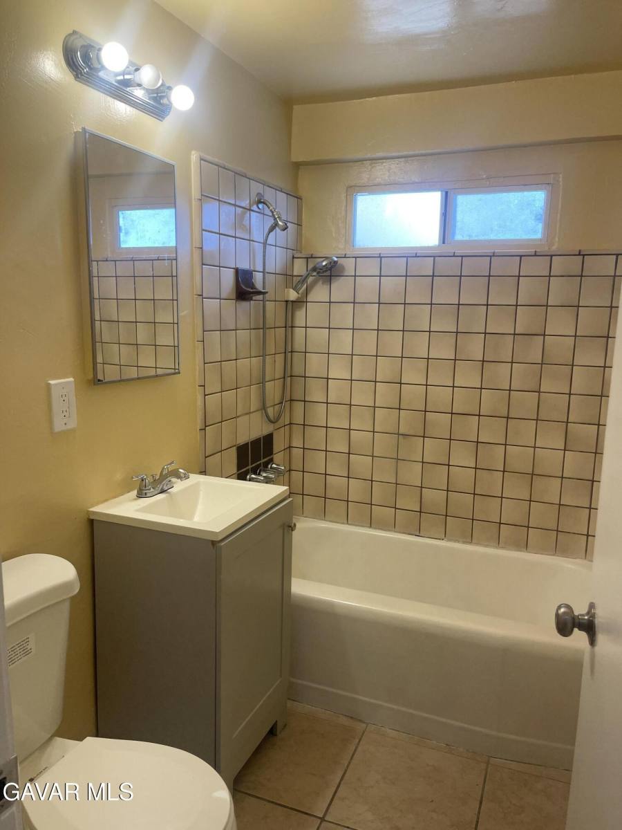 Condo for rent at 2004 Oldfield St #2004B, Lancaster, CA 93536