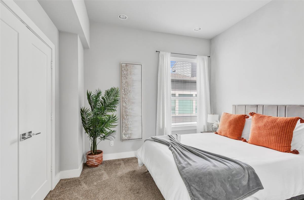 Apartment for rent at 1310 Roberts St, Houston, TX 77003