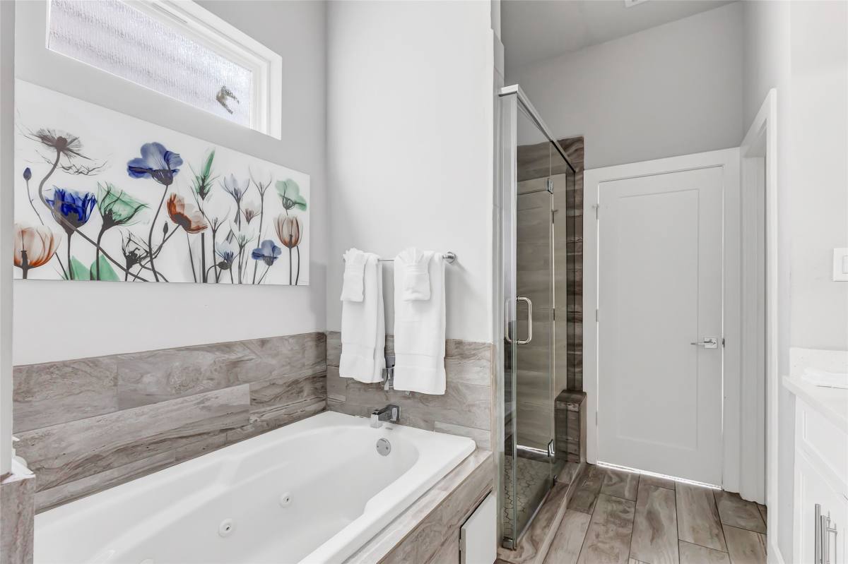 Apartment for rent at 1310 Roberts St, Houston, TX 77003