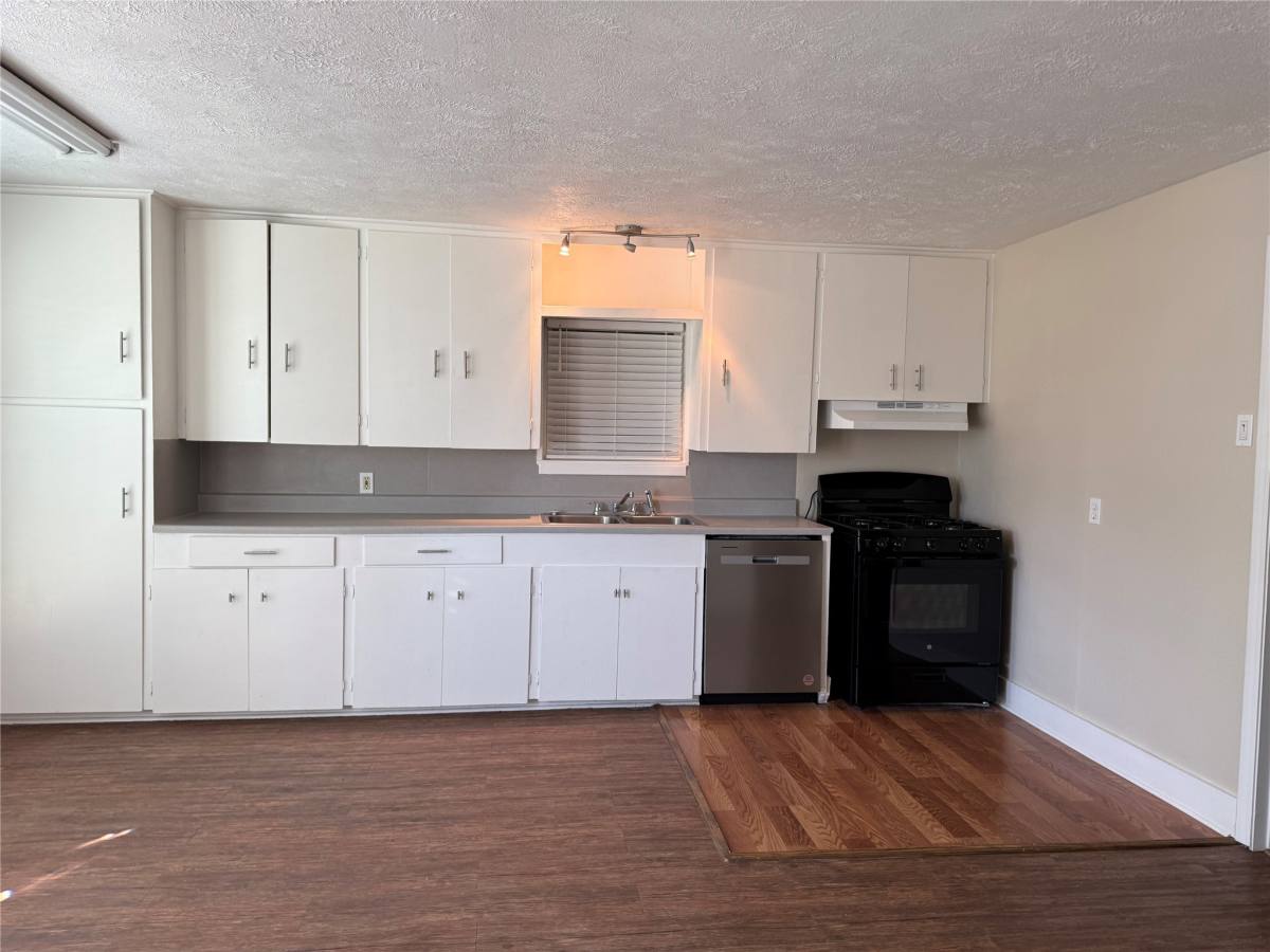 Apartment for rent at 726 4th St #726, Dickinson, TX 77539