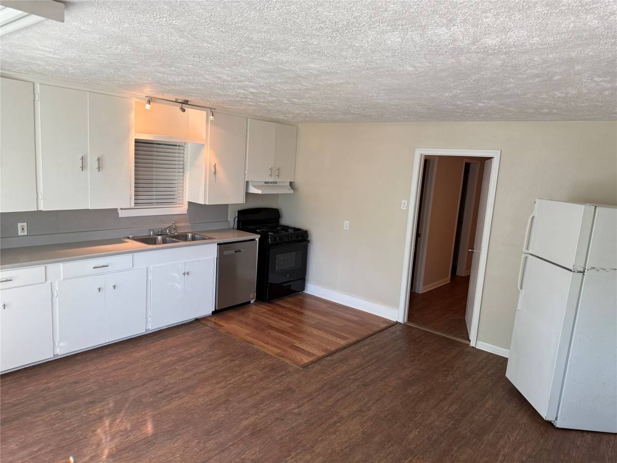 Apartment for rent at 726 4th St #726, Dickinson, TX 77539