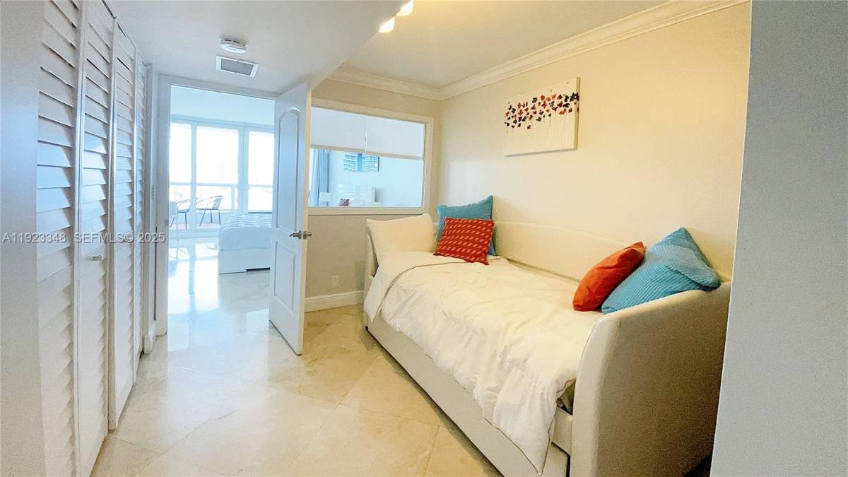 Condo for rent at 1717 N Bayshore Dr #1717D3937, Miami, FL 33132