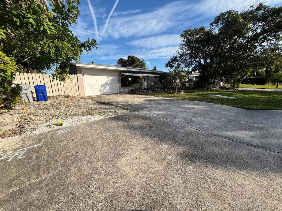 Apartment for rent at 2510 NE 9th Terrace, Pompano Beach, FL 33064