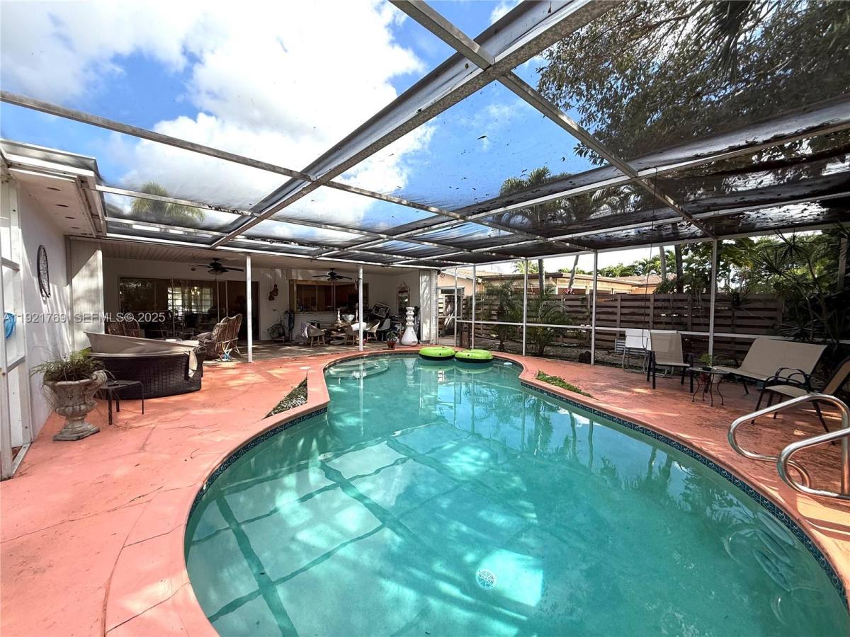 Apartment for rent at 5424 Van Buren St, Hollywood, FL 33021
