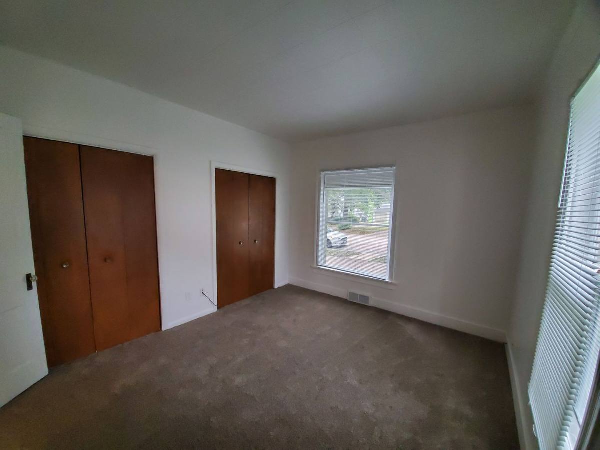 Apartment for rent at 2115 Walnut St, Cedar Falls, IA 50613