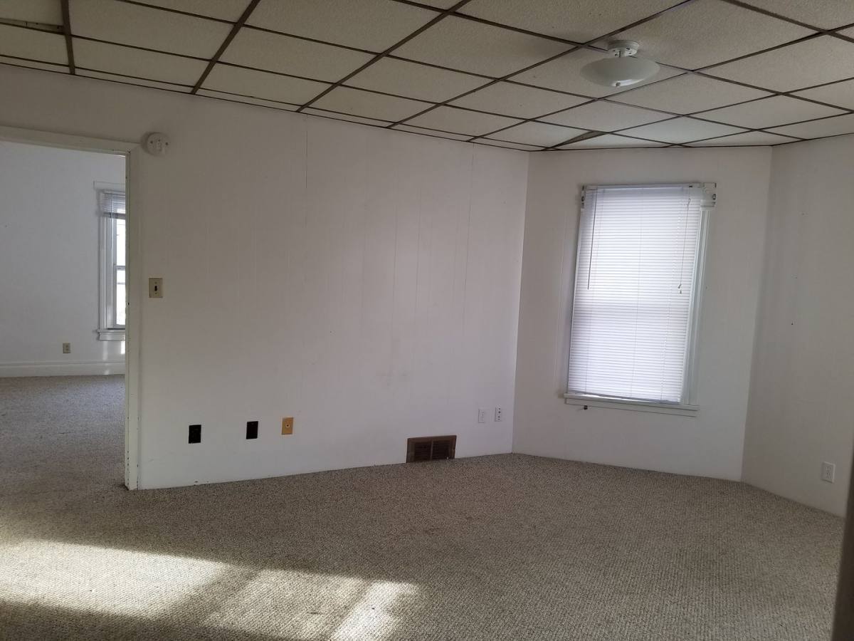 Apartment for rent at 2115 Walnut St, Cedar Falls, IA 50613