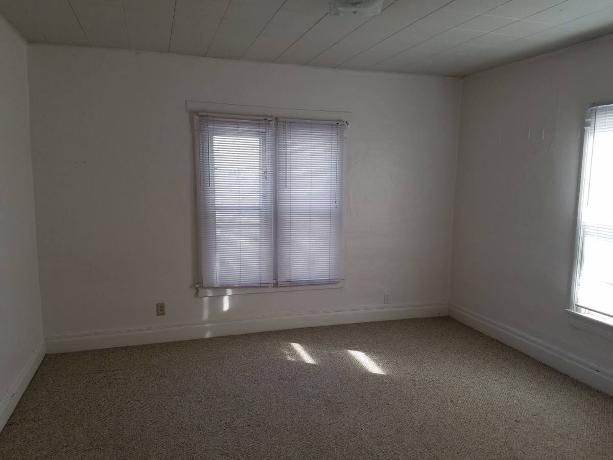 Apartment for rent at 2115 Walnut St, Cedar Falls, IA 50613