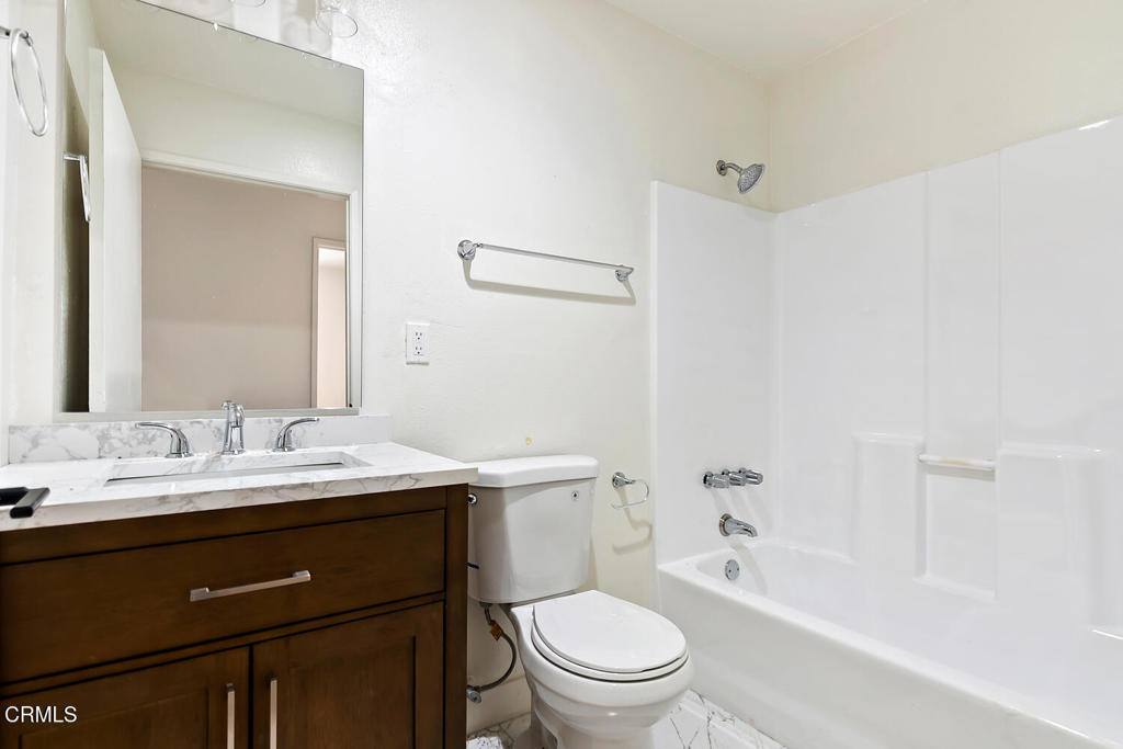 Apartment for rent at 532 E 97th St #532-3, Inglewood, CA 90301
