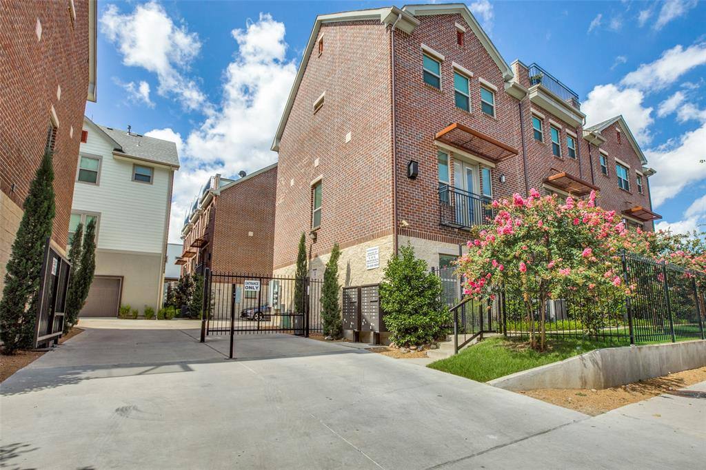Townhouse for rent at 4323 Dickason Ave #2, Dallas, TX 75219
