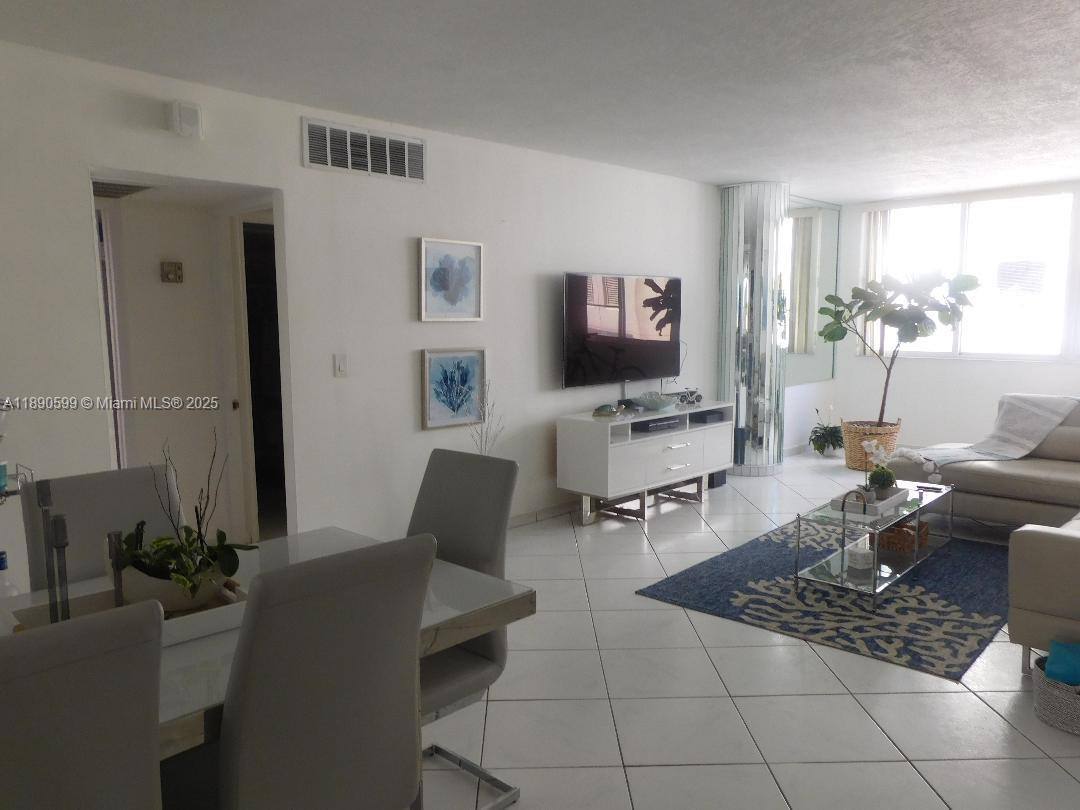 Apartment for rent at 5005 Collins Ave #322, Miami Beach, FL 33140