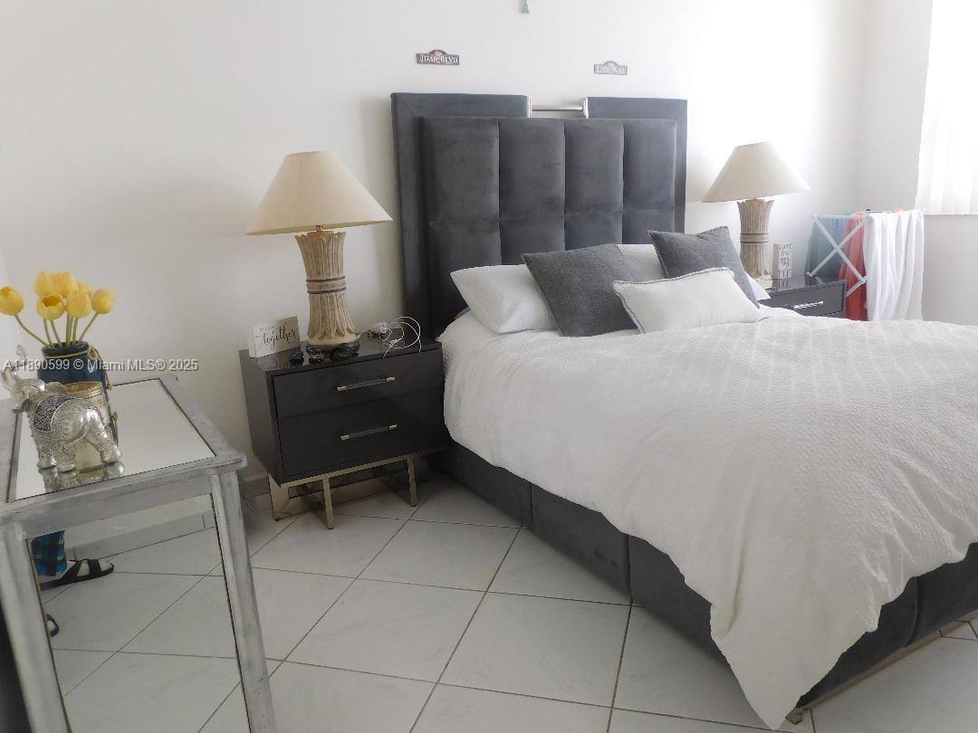 Apartment for rent at 5005 Collins Ave #322, Miami Beach, FL 33140