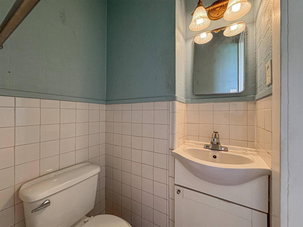 Apartment for rent at 1710 Ave O, Galveston, TX 77550