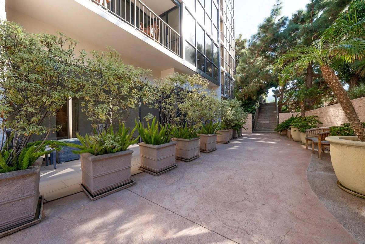 Apartment for rent at 2500 Torrey Pines #119, La Jolla, CA 92037