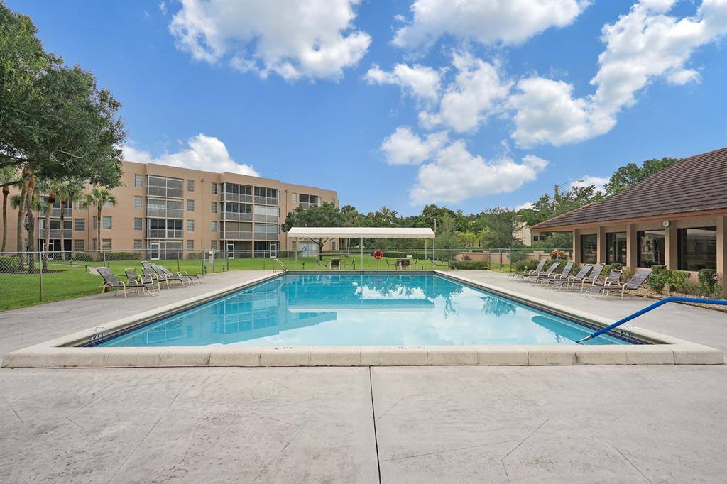 Condo for rent at 9501 Seagrape Dr #403, Fort Lauderdale, FL 33324