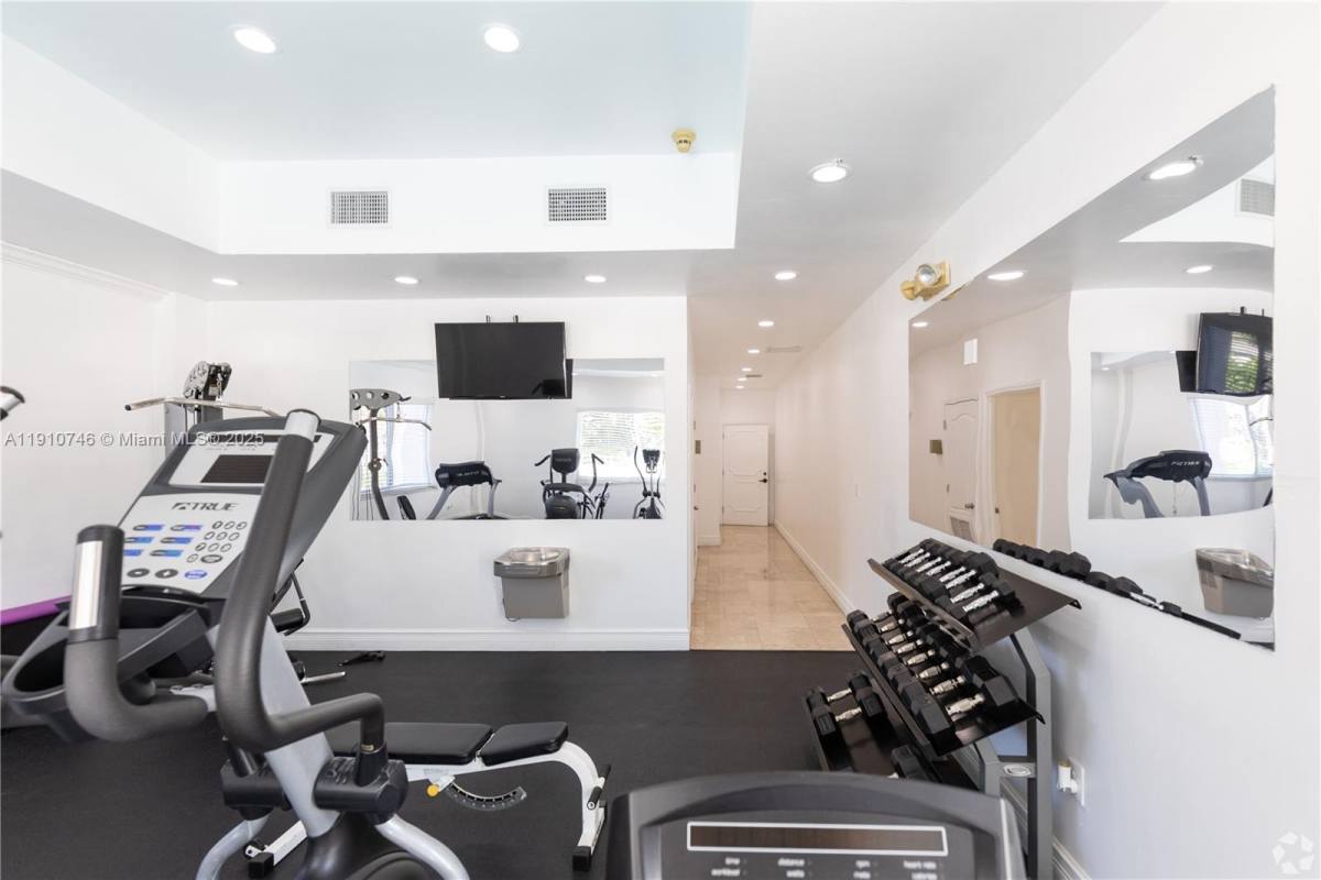 Apartment for rent at 22 Salamanca Ave #304, Miami, FL 33134