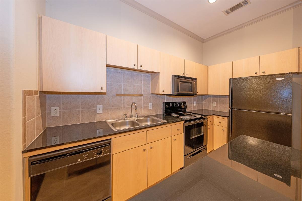 Condo for rent at 1441 E St #207, Houston, TX 77007