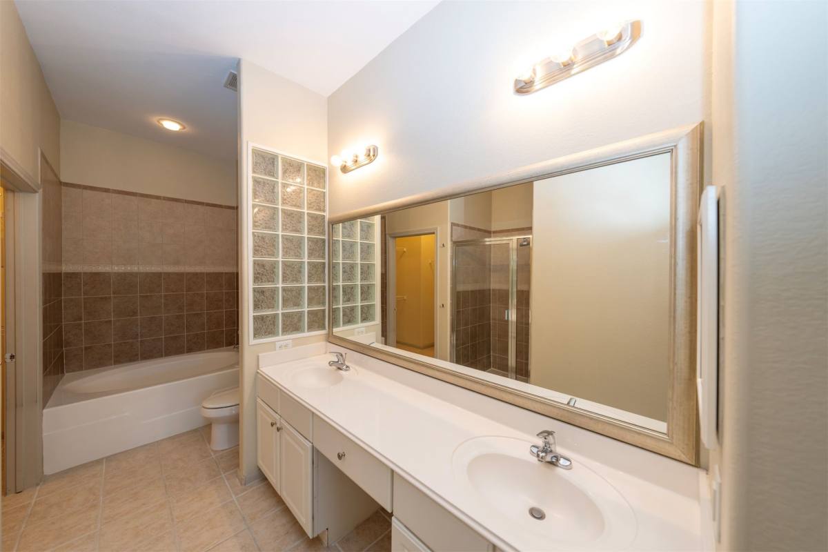 Condo for rent at 1441 E St #207, Houston, TX 77007