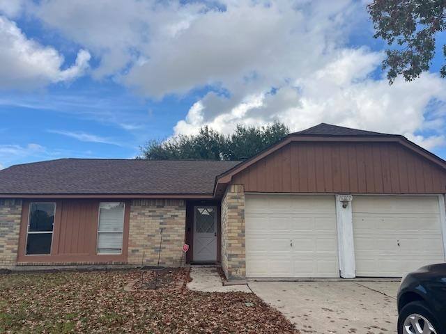 Apartment for rent at 16707 Sheet Bend Way, Friendswood, TX 77546