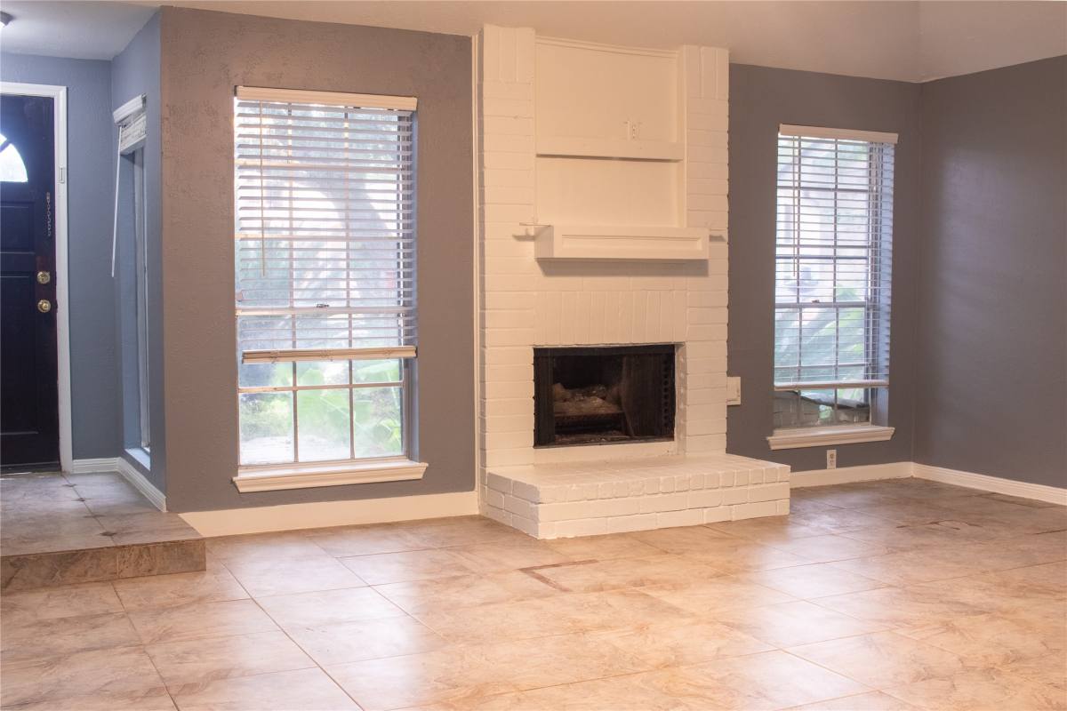 Apartment for rent at 13106 Hollowcreek Park Dr, Houston, TX 77082