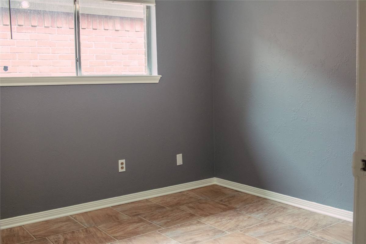 Apartment for rent at 13106 Hollowcreek Park Dr, Houston, TX 77082