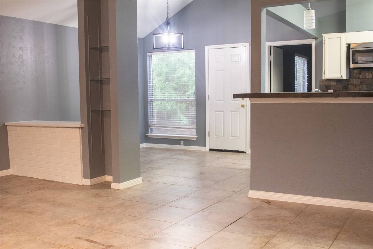 Apartment for rent at 13106 Hollowcreek Park Dr, Houston, TX 77082